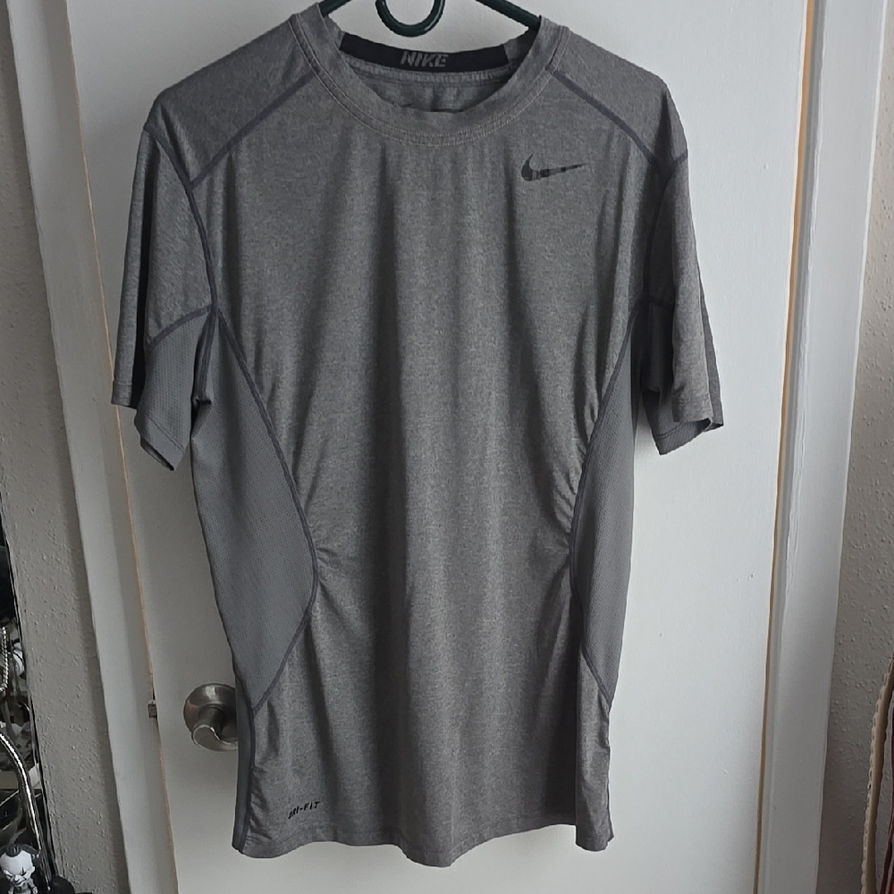 Nike Men's Gray Performance Shirt